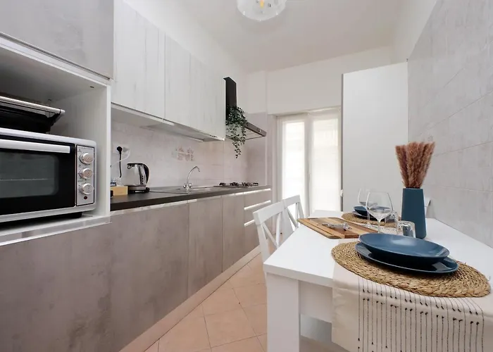 Modern Large In Roma